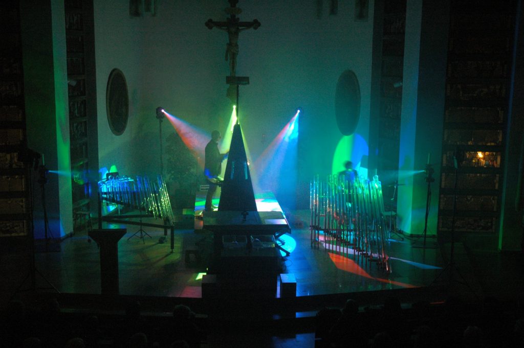 „Glas- Klang- Licht“ in der Kirche